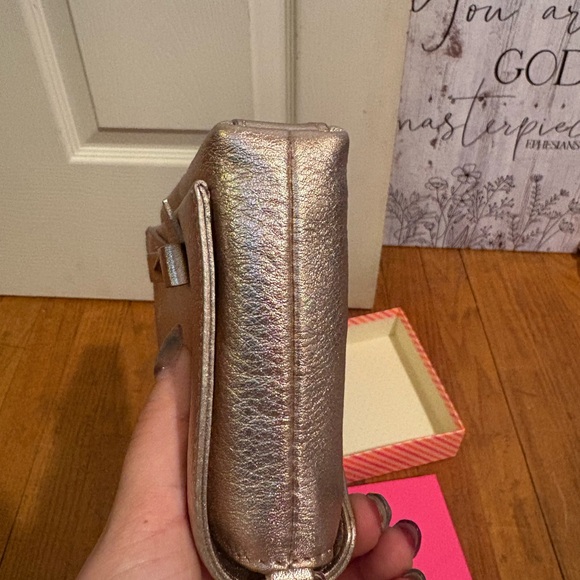 New In Box Storybook Kate Spade Carah Rose Gold - Picture 7 of 11